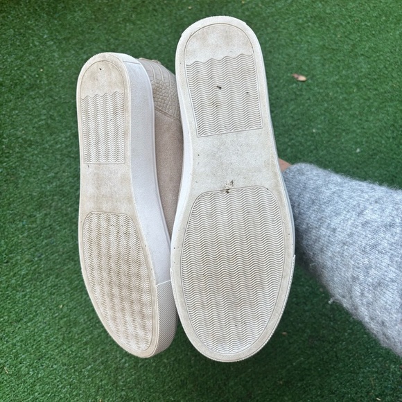 Steve Madden Women’s Leather Rubber Sole Booties Shoes Cream Size 9.5 - Picture 7 of 8